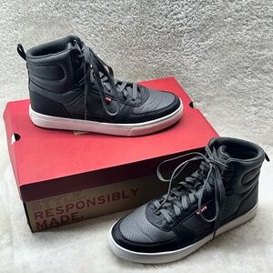 Levi's Mens Liam Hi Vegan Suede Casual Hightop Sneaker Shoe